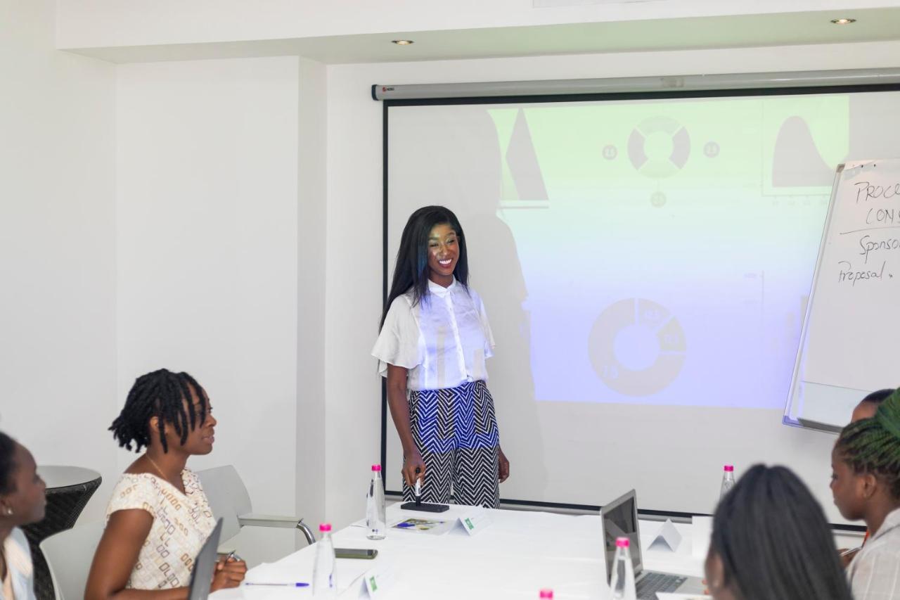 Отель Ibis Styles Accra Airport Экстерьер фото