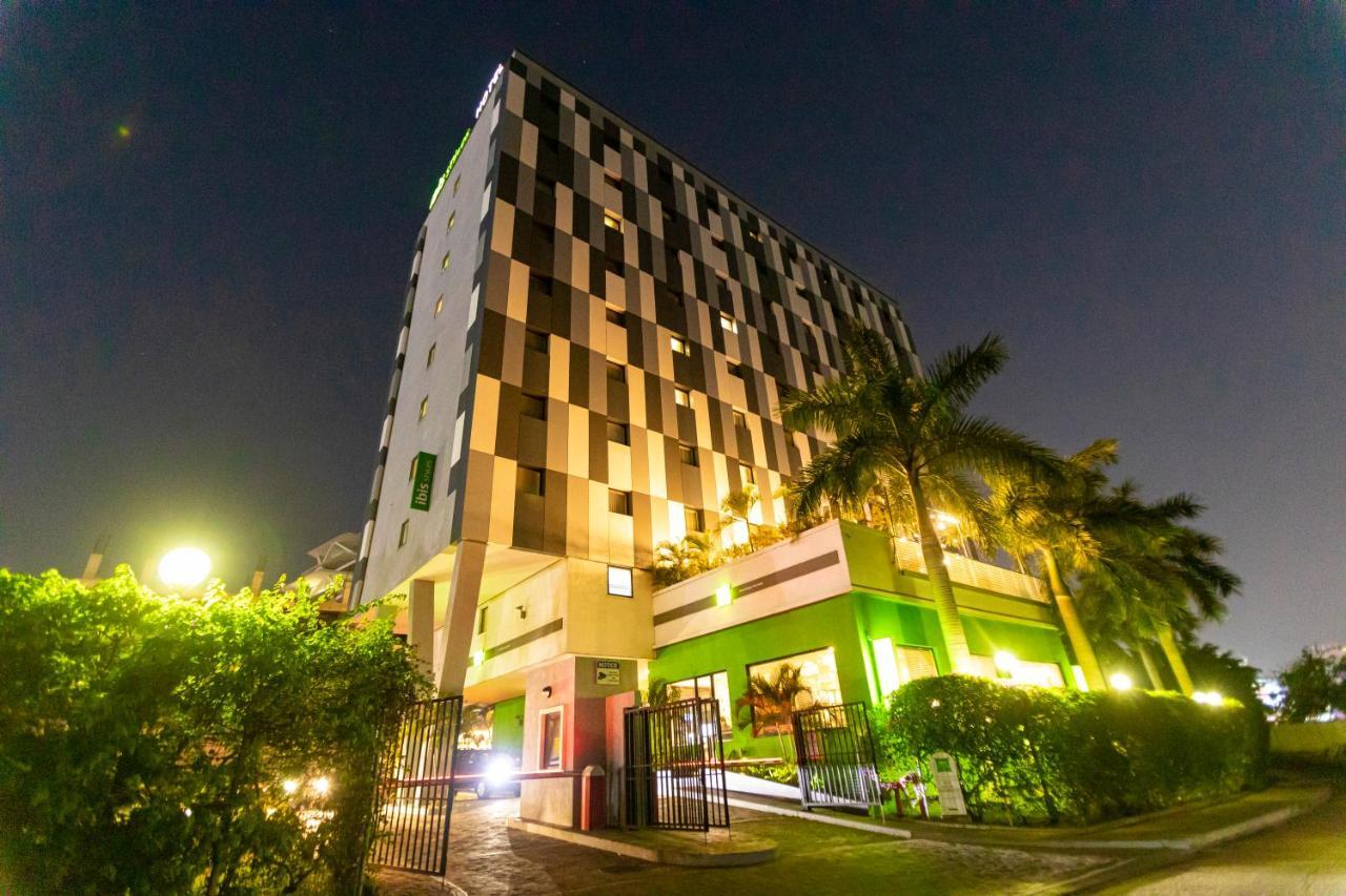 Отель Ibis Styles Accra Airport Экстерьер фото
