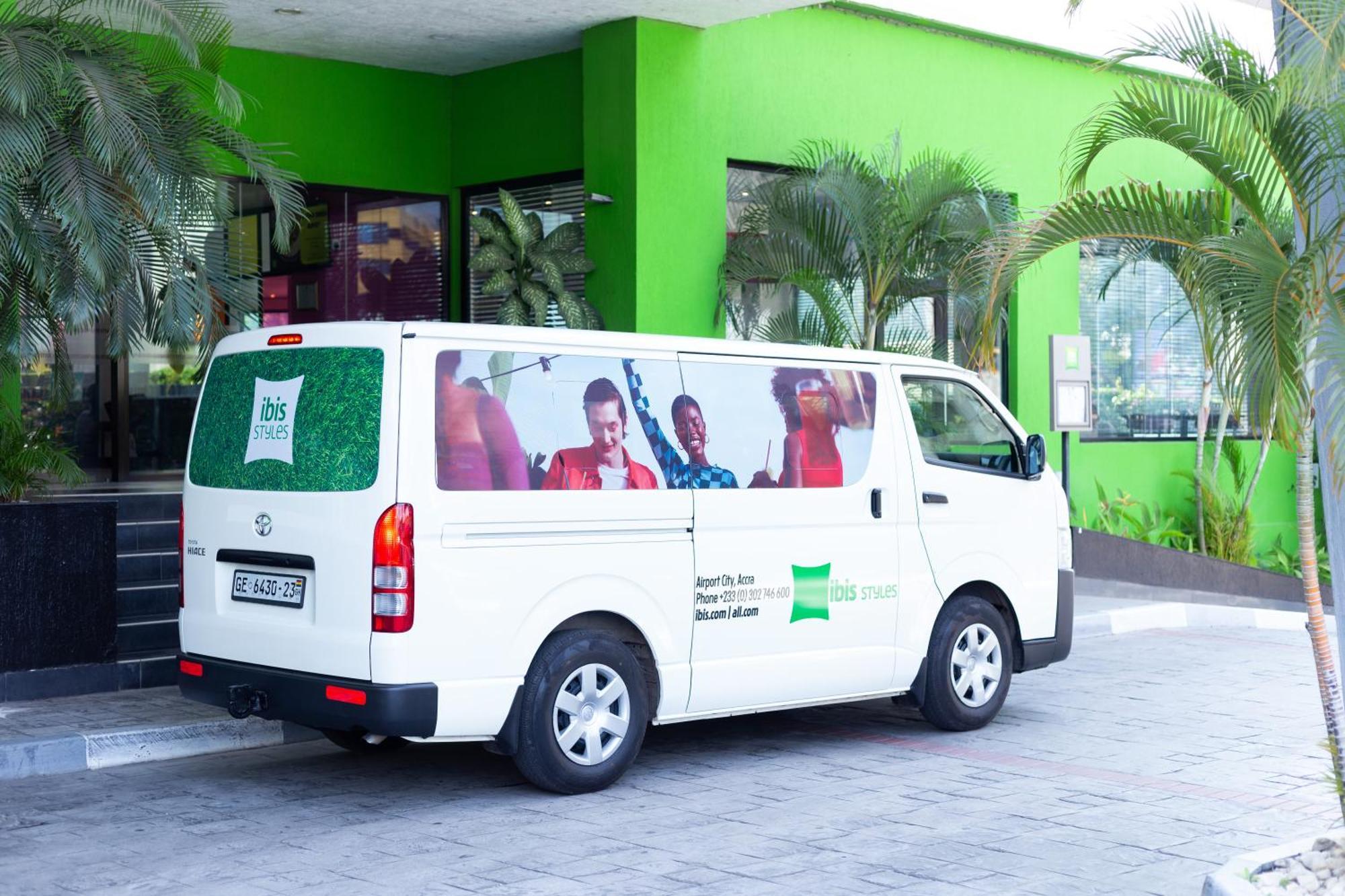 Отель Ibis Styles Accra Airport Экстерьер фото