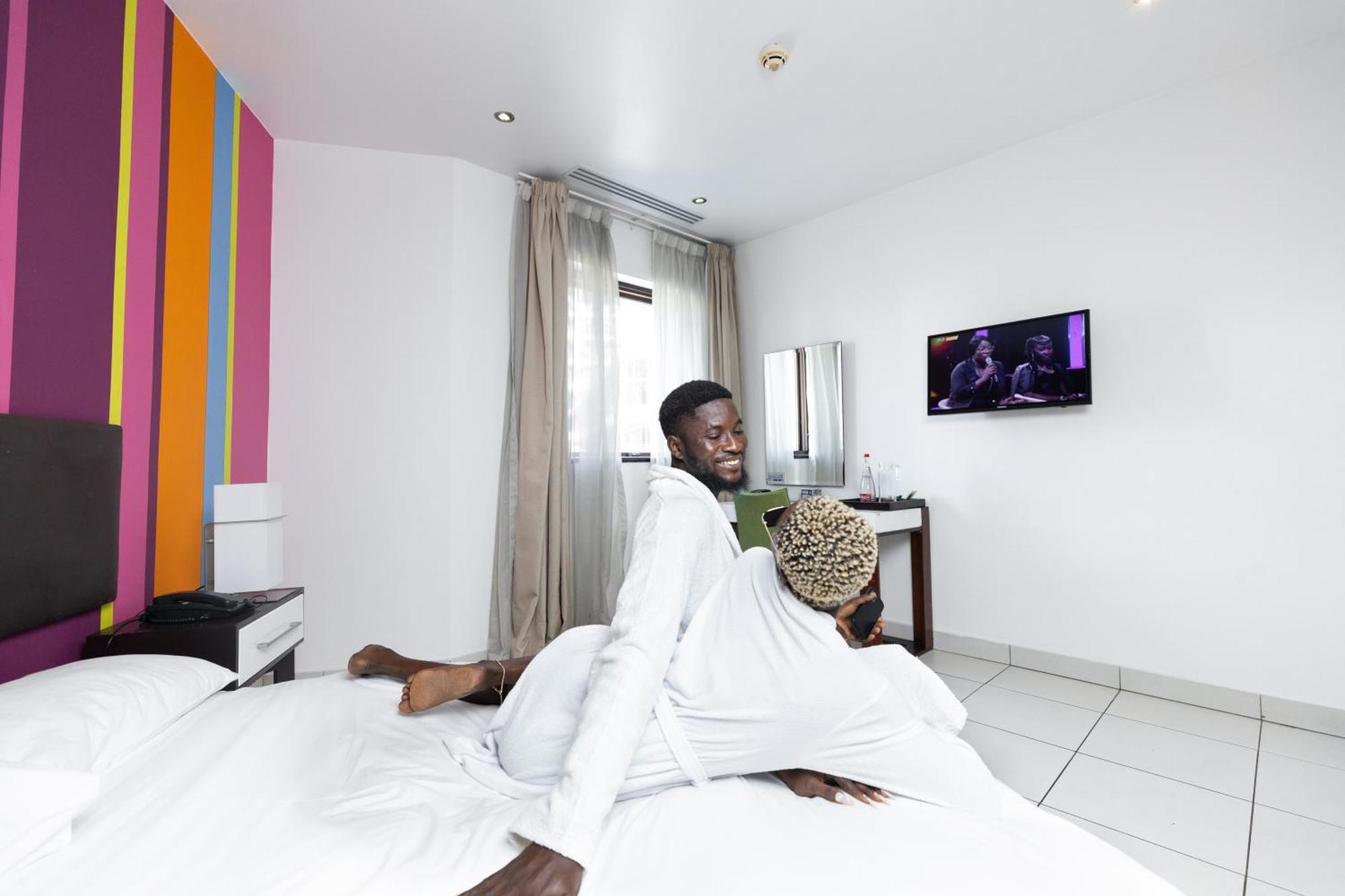 Отель Ibis Styles Accra Airport Экстерьер фото