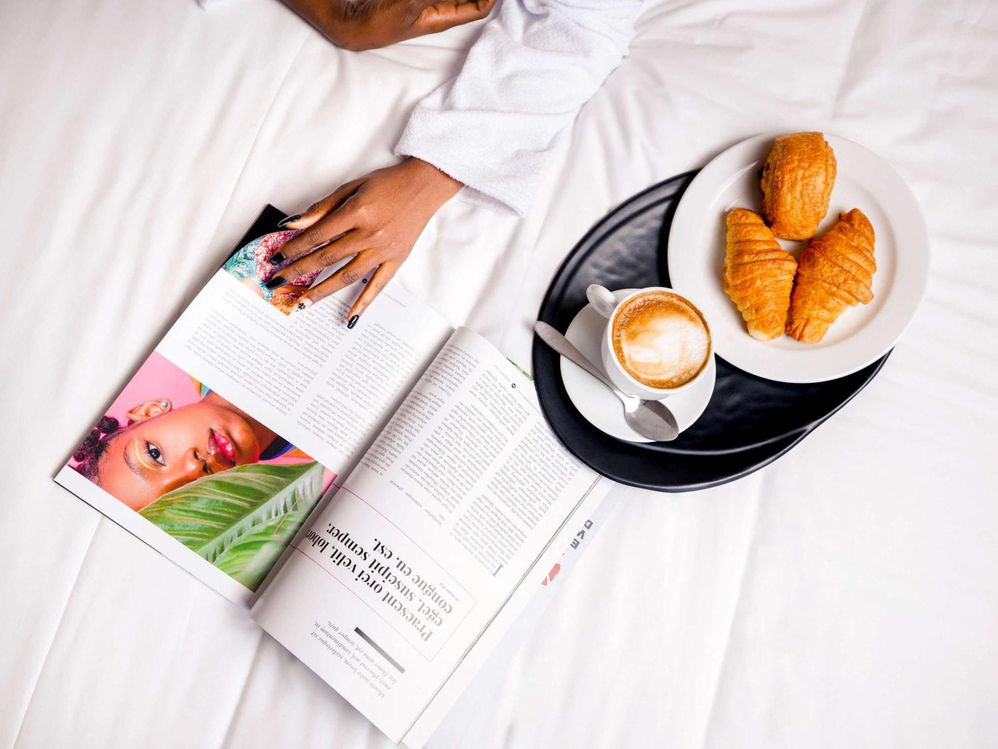Отель Ibis Styles Accra Airport Экстерьер фото