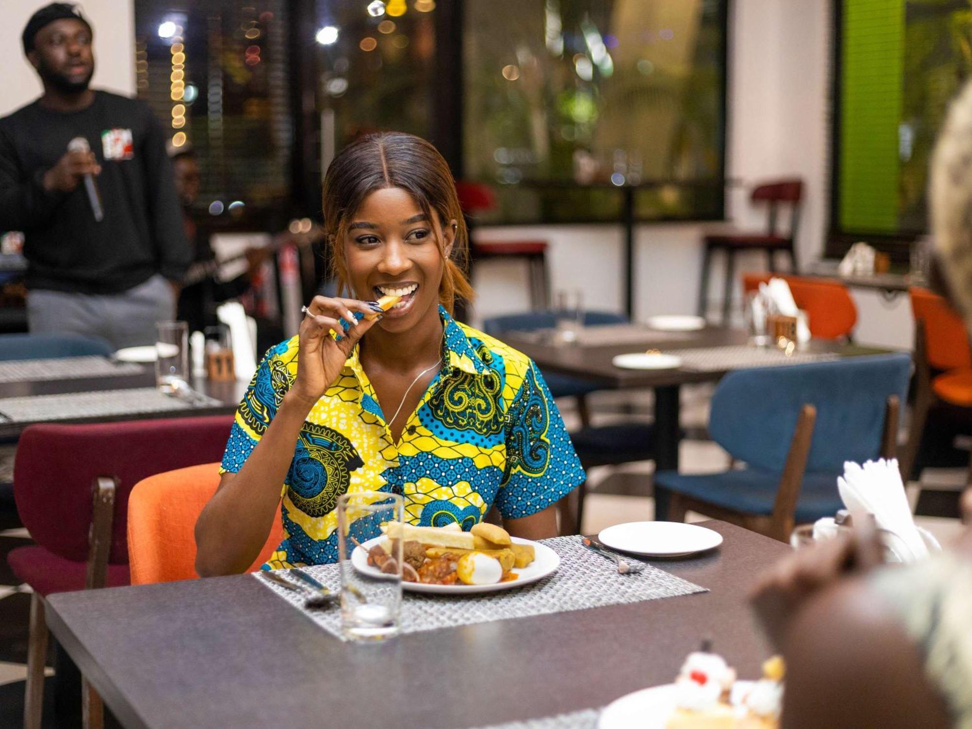 Отель Ibis Styles Accra Airport Экстерьер фото